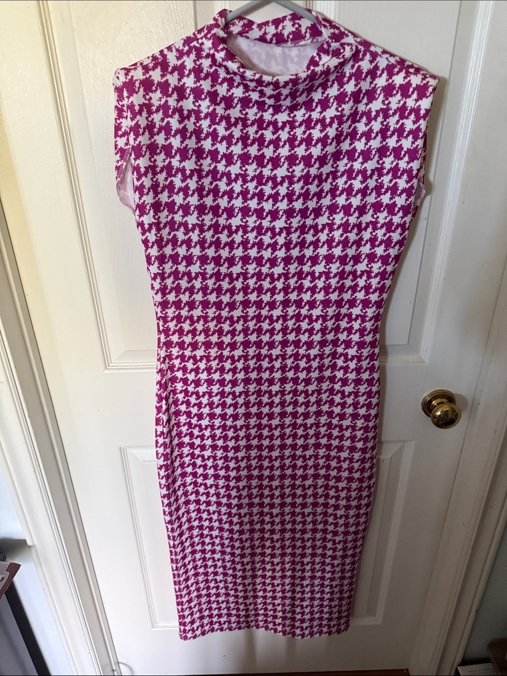Sleeveless Pink Houndstooth Midi Dress - Brand Unspecified